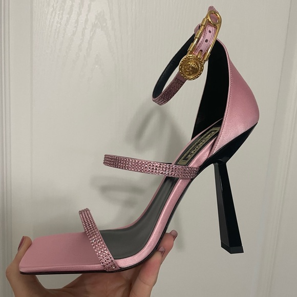 BNIB AUTHENTIC FENDIxVERSACE collab, pink triple crystal strap, safety pin heels - Picture 2 of 7